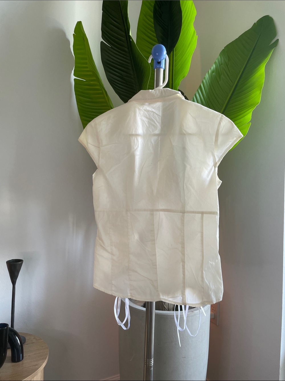 Charlotte Russe White Lace-Up Corset Style Cap Sleeve Top - Picture 4 of 4